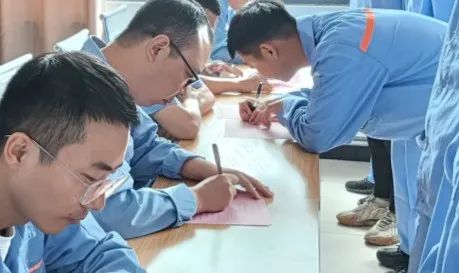 开云(中国)管业举行“匠心凝聚、薪火相传”拜师仪式