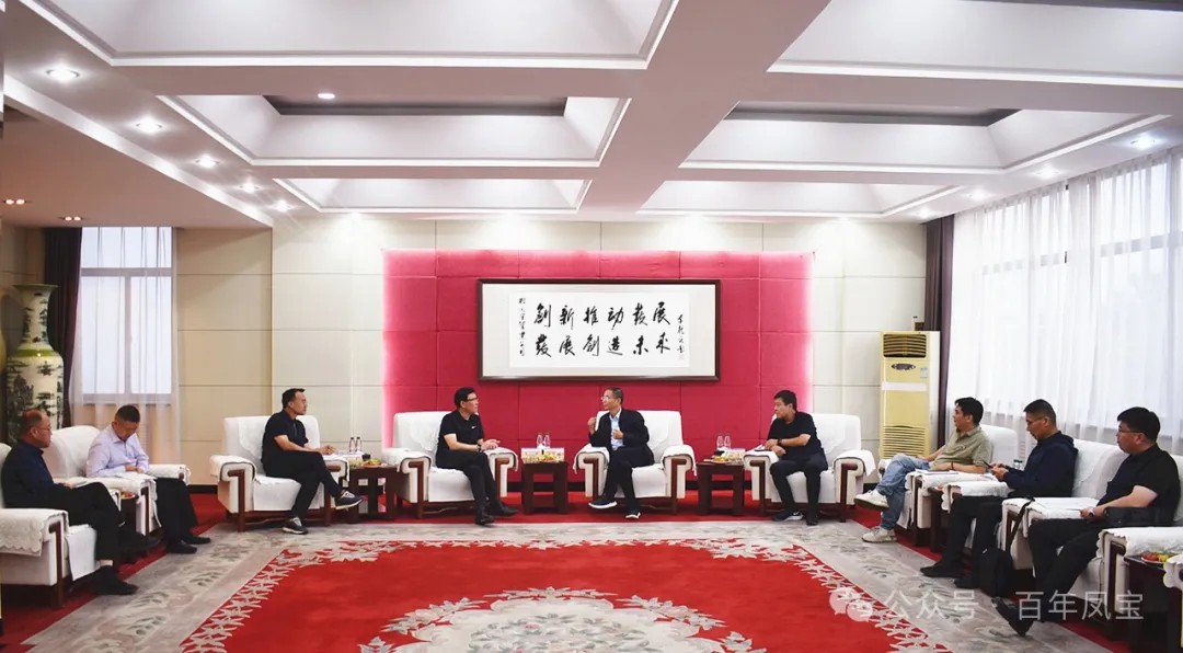 山东日照港集团董事长张江南一行到开云(中国)走访调研